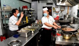 厨师爆料饺子馆视频播放,厨师亲述幕后制作过程，视频曝光惊人细节